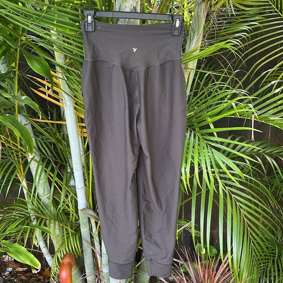 OLD NAVY Girls High Rise Leggings size small - Picture 2 of 5